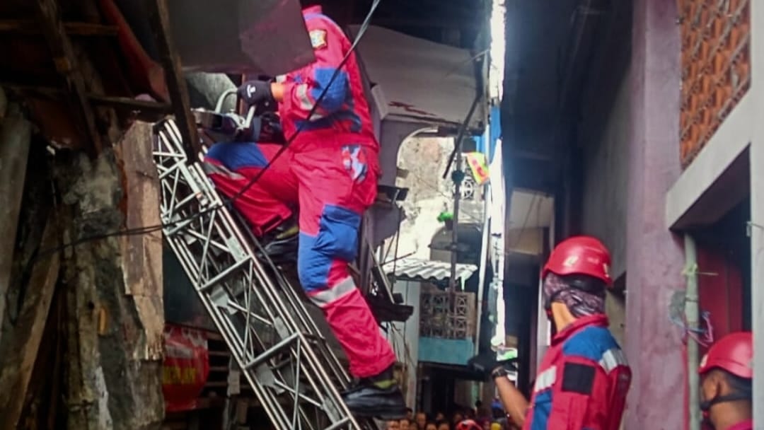 Balkon Rumah Runtuh Tewaskan Disabilitas di Surabaya, Ini Kronologinya 2 Korban Disabelitas