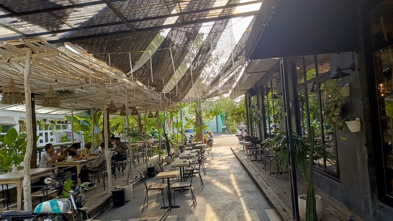 Jalan Tengah Cafe Pasuruan