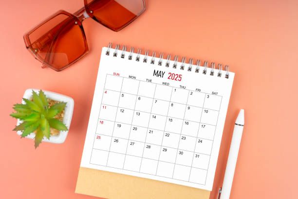 Ilustrasi kalender bulan Mei 2025