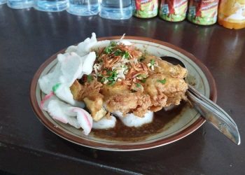 Tahu Telur Warung Lina.