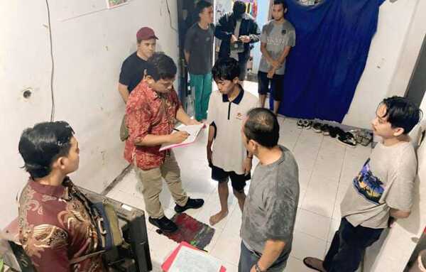 Suami aniaya istri.