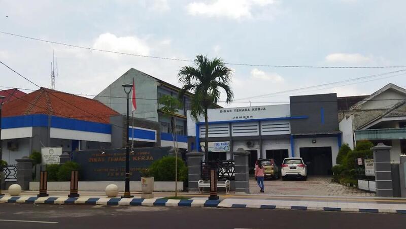 Inovatif! Jember Dorong Ekonomi Lokal Ciptakan Lapangan Kerja lewat Pemasaran Digital 2 Pemasaran digital di Jember.