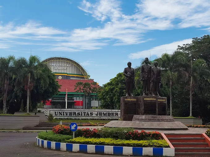 Universitas di Jember