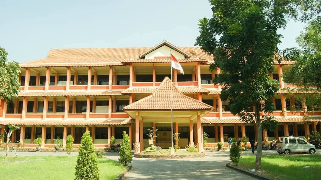 Universitas di Lamongan