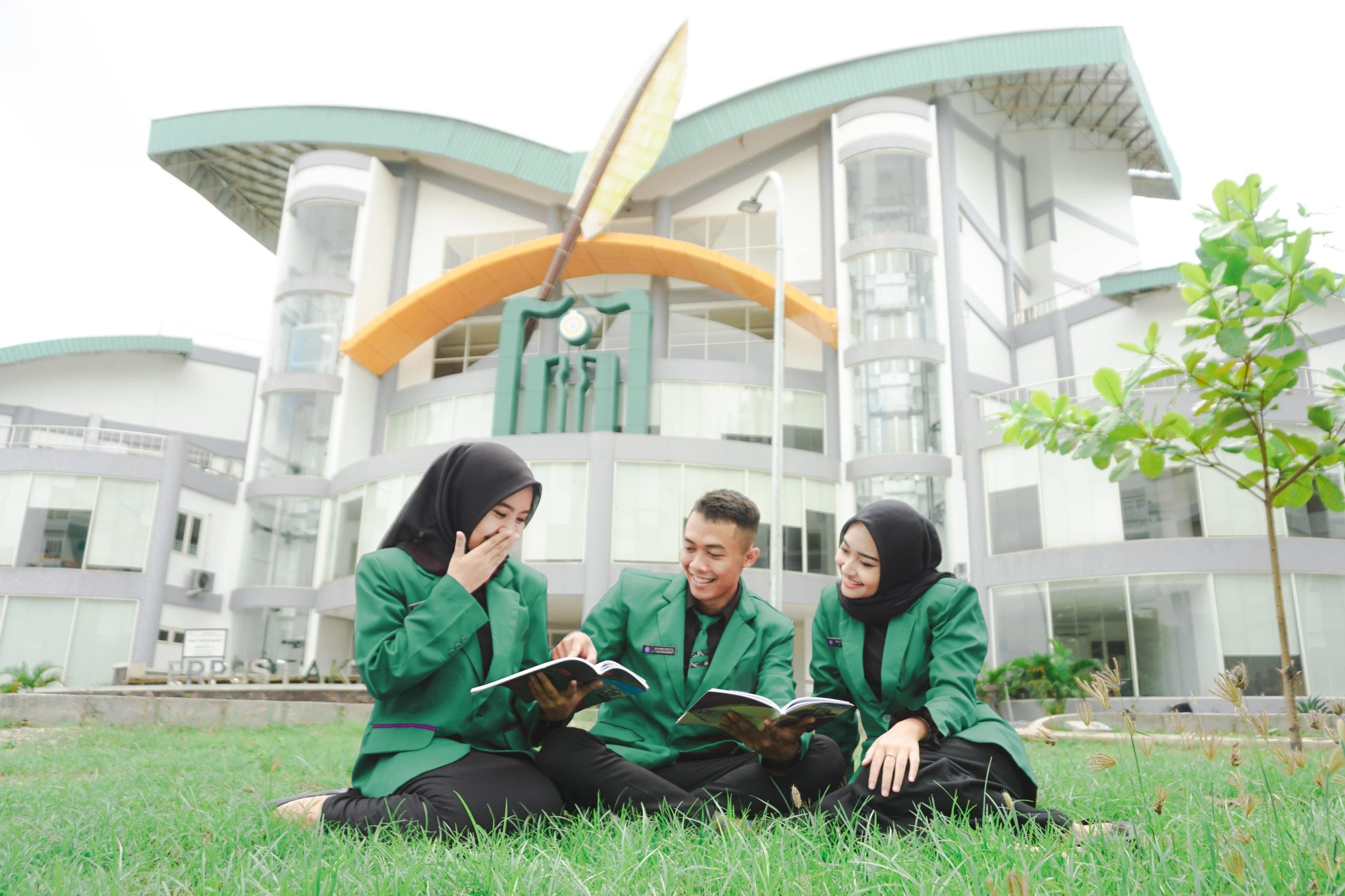 universitas terbaik di tulungagung