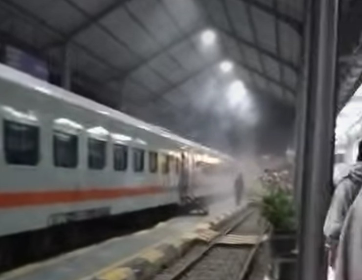 Kereta Api Sritanjung