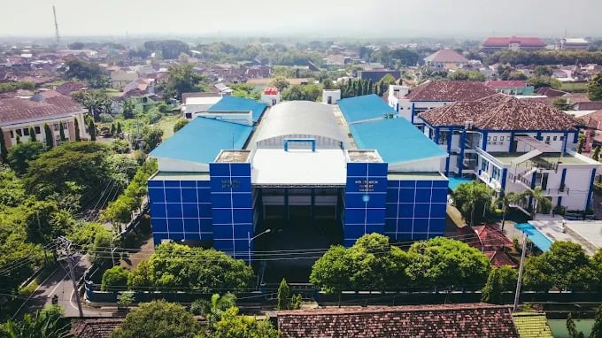 Universitas di madiun