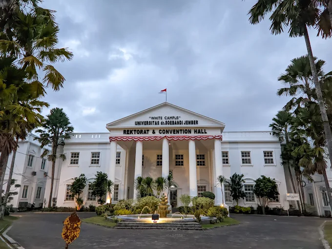 Daftar 10 Universitas di Jember, Lengkap dengan Program Studi, Alamat, dan Akreditasi Terbaru 5 Universitas di Jember