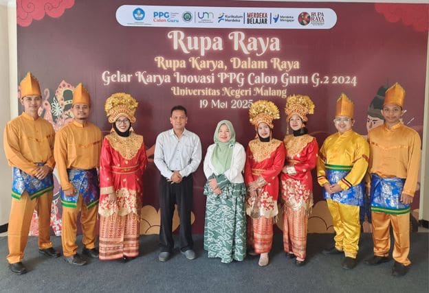 Mahasiswa PPG Bahasa Arab UM Latih Guru SMAI Singosari Terapkan Augmented Reality (AR) 5 WhatsApp Image 2025 05 20 at 19.04.26 1