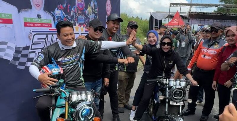 Dragbike Street Race Bareng, Bupati dan Wabup Sidoarjo Tampil Kompak 1 Dragbike Street Race.