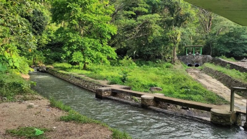 Dam Londo Trawas.