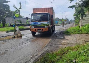 Jalan rusak Tuban.
