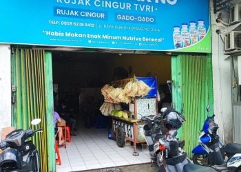 Rujak cingur di Surabaya.