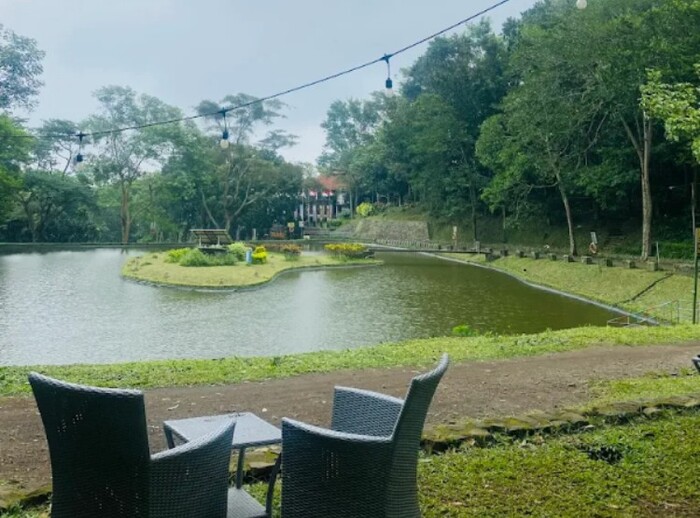 Danau Berbisik di Trawas.