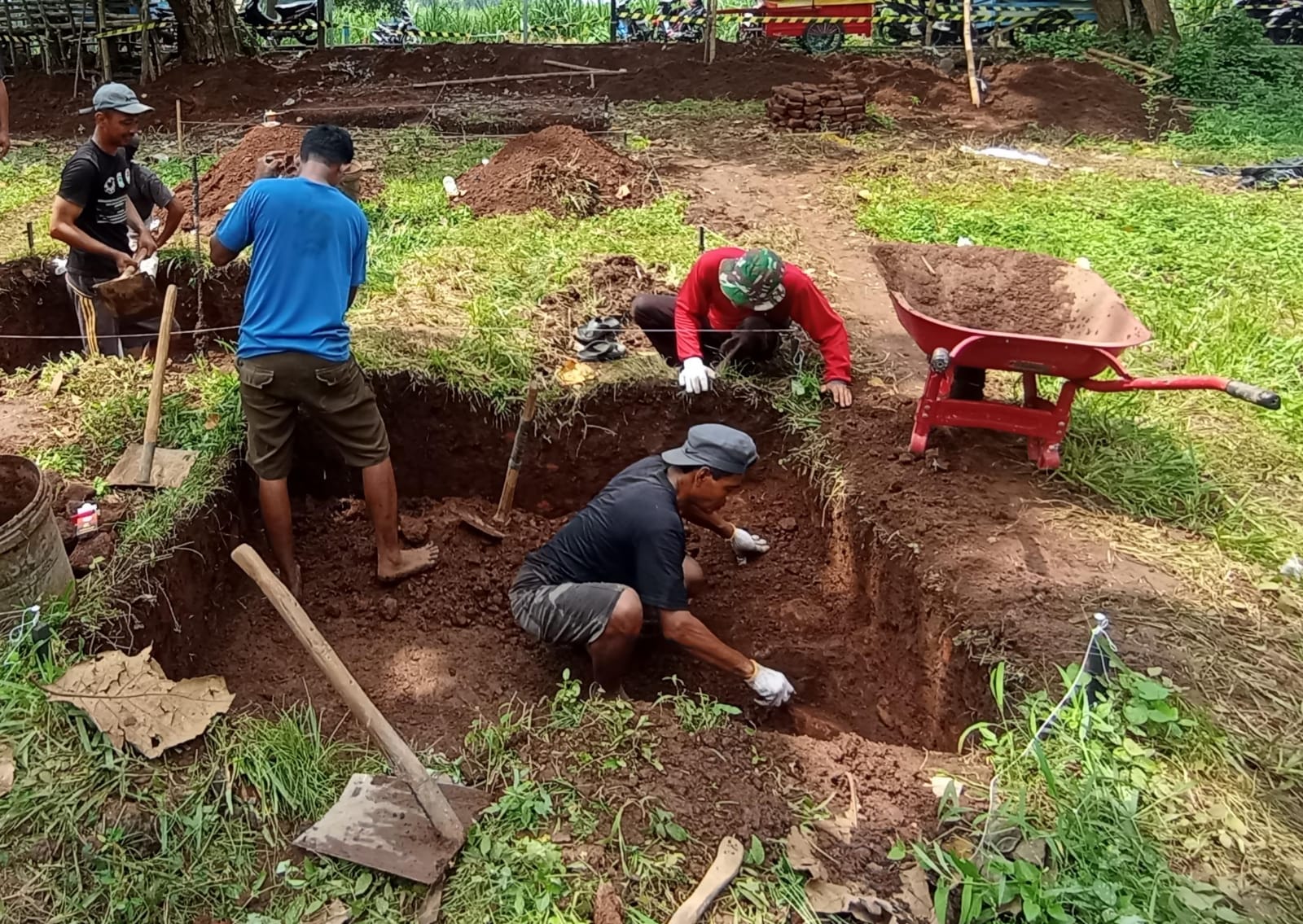 Sepekan Ekskavasi Candi Brahu Mojokerto, Ini Temuan Arkeolog 3 Ekskavasi Candi Brahu Mojokerto