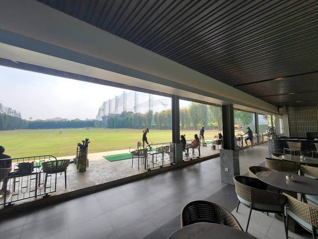7 Surga Golf di Surabaya Destinasi Elegan untuk Pecinta Swing 1 Golf di Surabaya