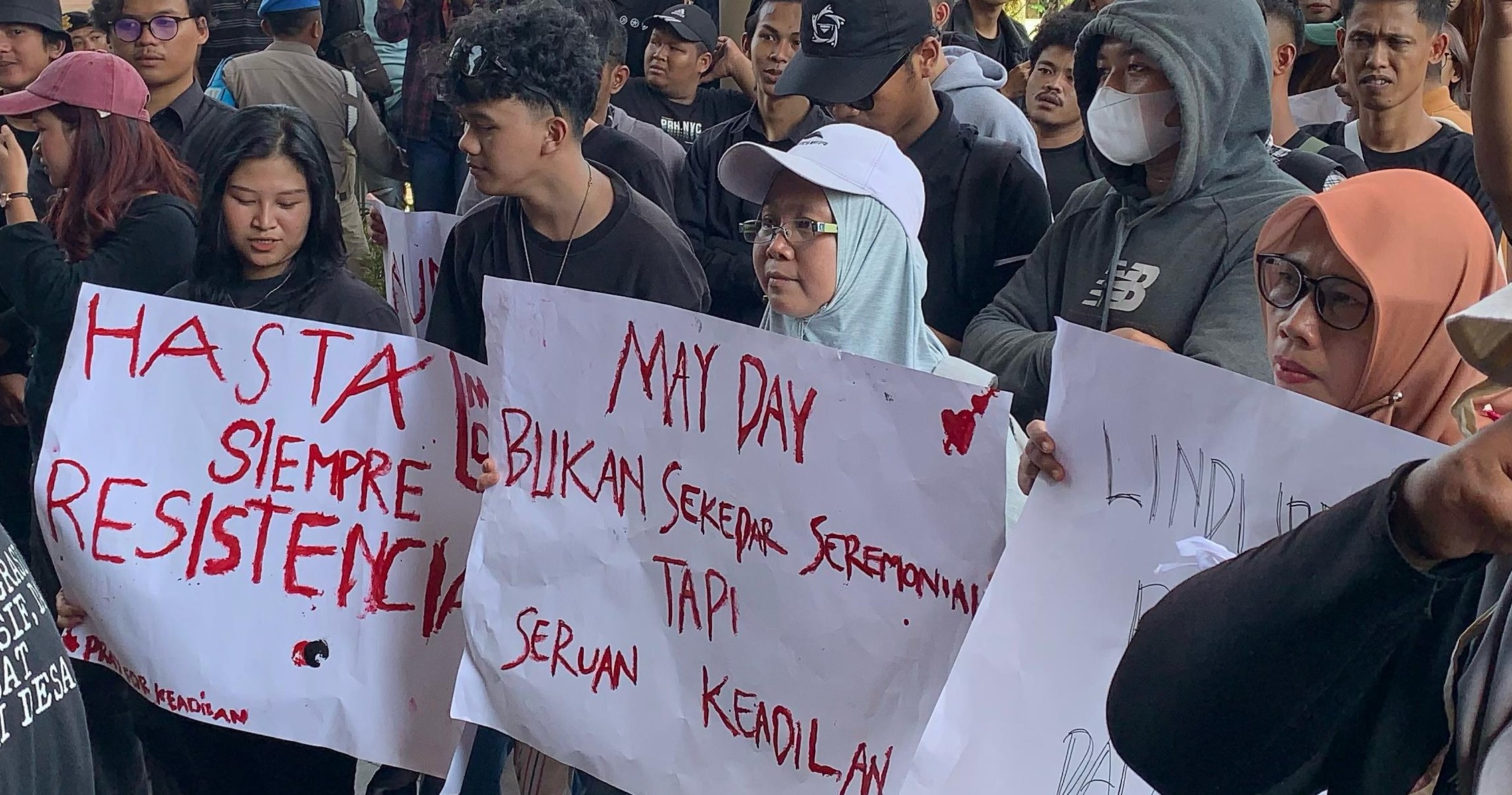Aksi Hari Buruh di Jember: Karyawan Pabrik Hingga Pekerja Migran Turun Jalan 2 Hari Buruh di Jember 1