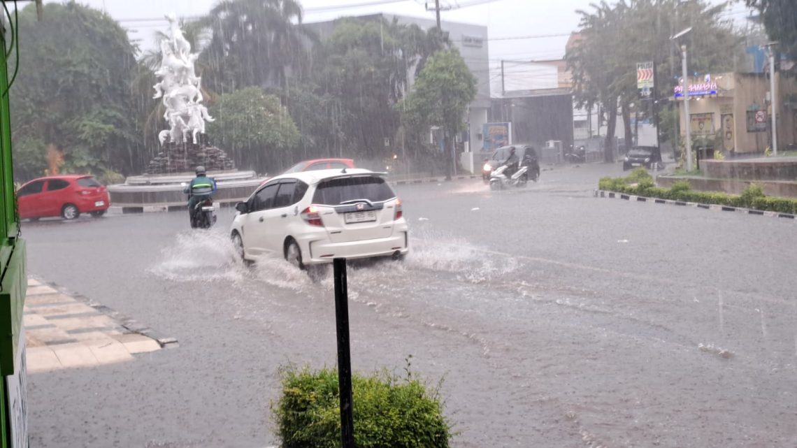 Sejumlah Titik di Tuban Tergenang Air Setelah Diguyur Hujan Sejak Pagi 1 Hajan di Tuban