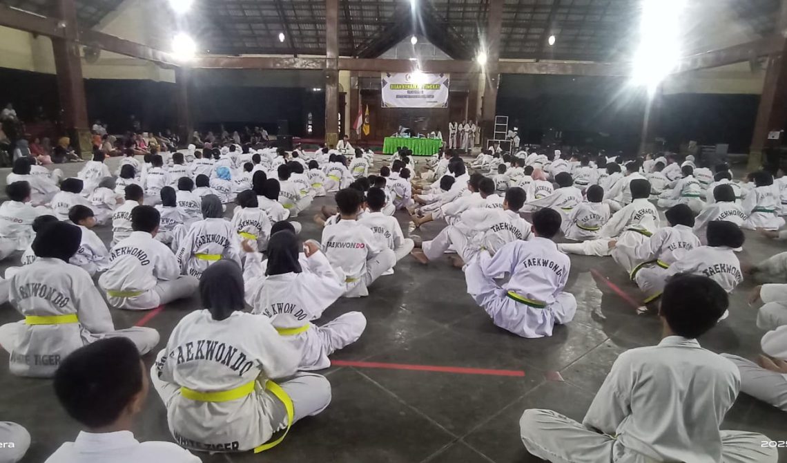 Ratusan Atlet Taekwondo Ikuti Ujian Kenaikan Tingkat di Unim Mojokerto 1 Taekwondo