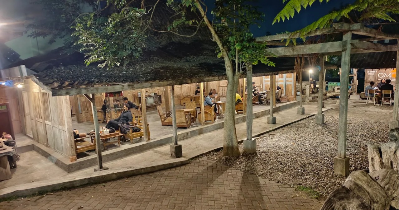 Omah Koempoel: Kafe Klasіk Bernuansa Rumah Nenek dі Kοta Batu 2 Omah Koempoel 1