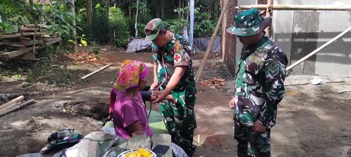 Layanan Medis Menjadi Prioritas dalam Pelaksanaan TMMD Ke-124 di Desa Plalangan 1 TMMD