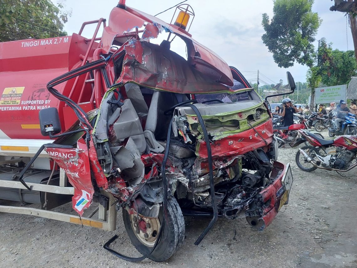 Kecelakaan truk tanki
