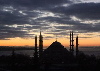 Malam 1 Muharram: Waktu Sunyi dan Doa yang Mengalir