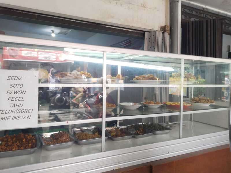 Warung Mahasiswa WAMA di Malang, Jujukan Mahasiswa Kulineran Murah dan Enak Dekat Kampus UM 2 Warung Mahasiswa WAMA di Malang.