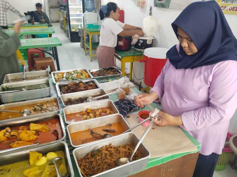 Warung Mahasiswa WAMA di Malang, Jujukan Mahasiswa Kulineran Murah dan Enak Dekat Kampus UM 5 Warung Mahasiswa enak di UM Malang.
