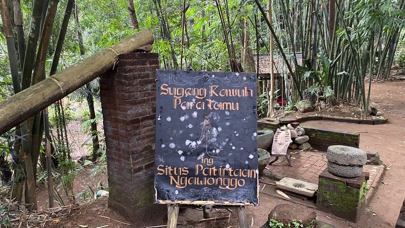 Wisata Situs Petirtaan Ngawonggo, Cagar Budaya Unik Peninggalan Mpu Sendok Suguhi Kuliner Tradisional 4 Situs Petirtaan Ngawonggo terbaru 2025.