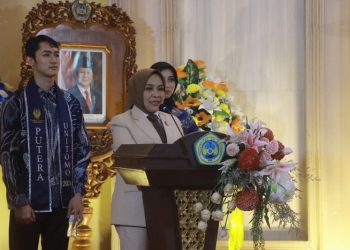 Rektor Unitomo.