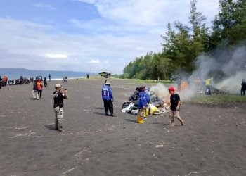 Pesisir Mayangan.