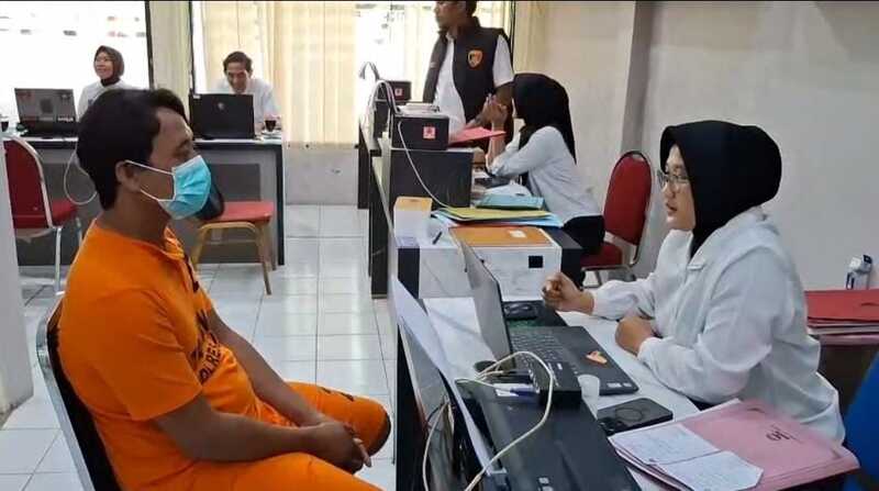 Penjaga Kafe di Tuban Dilecehkan saat Kerja, Polisi Bekuk Pelaku Diduga Mabuk 1 Penjaga kafe di Tuban.