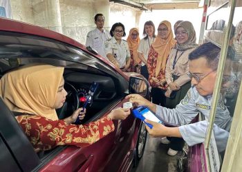 DPRD Surabaya.