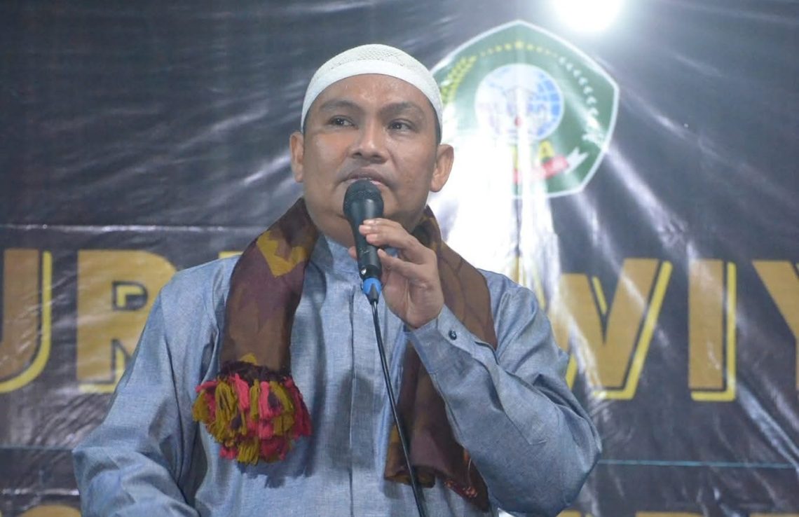 KH Taufik Hasyim.