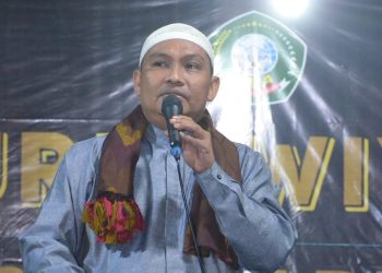 KH Taufik Hasyim.