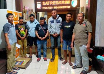 Pencuri kabel Telkom di Mojokerto.