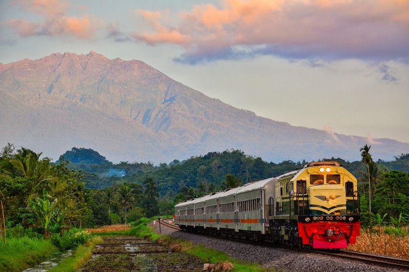 Aktivitas Vulkanik Gunung Raung Naik, Layanan KA Daop 9 Jember Tetap Operasi 1 KA Daop 9 Jember.