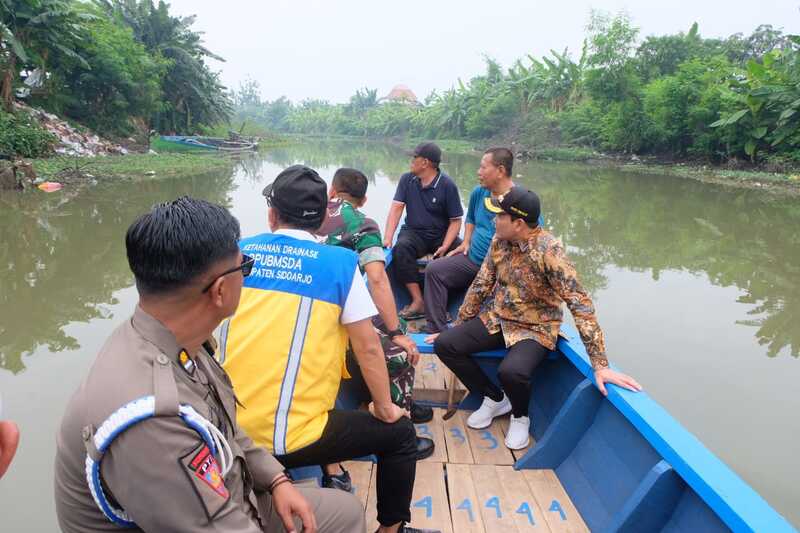 Inspeksi Sungai Mbah Gepuk, Bupati Sidoarjo Cegah Banjir di Porong Tanggulangin-Candi 2 Sungai Mbah Gepuk Sidoarjo.