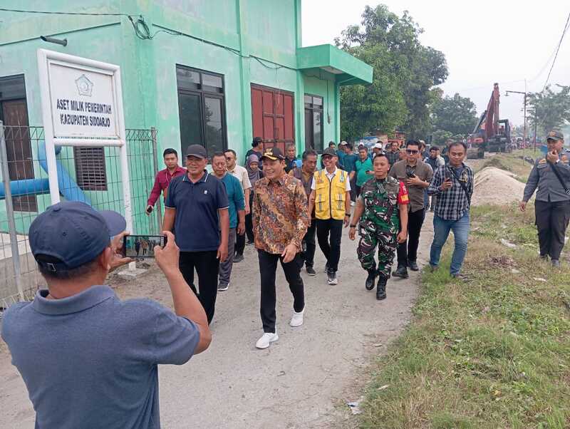 Inspeksi Sungai Mbah Gepuk, Bupati Sidoarjo Cegah Banjir di Porong Tanggulangin-Candi 3 Sungai Mbah Gepuk di Sidoarjo.