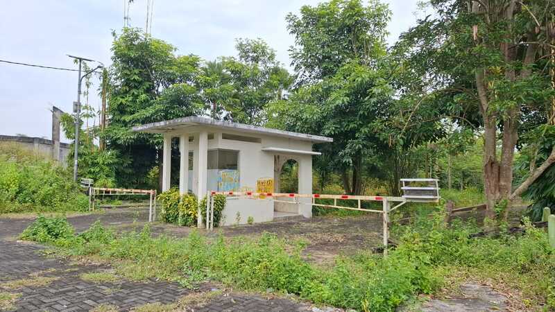 Kondisi Unira Land yang Terbengkalai (3) 2 Unira Land di Malang terbengkalai.