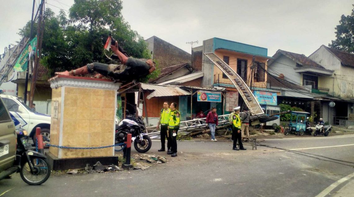 Patung Pahlawan Badjuri.