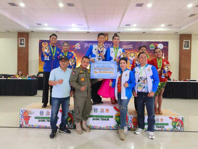 Medali atlet dancesport Kota Malang.