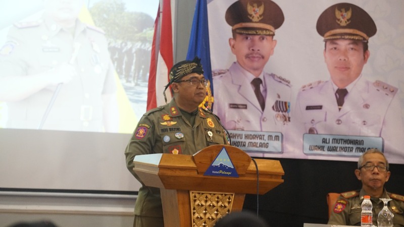 Gempur Rokok Ilegal, Pemkot Malang Gencar Sosialisasi Libatkan Peran KIM-Karang Taruna 2 Rokok ilegal di Malang.