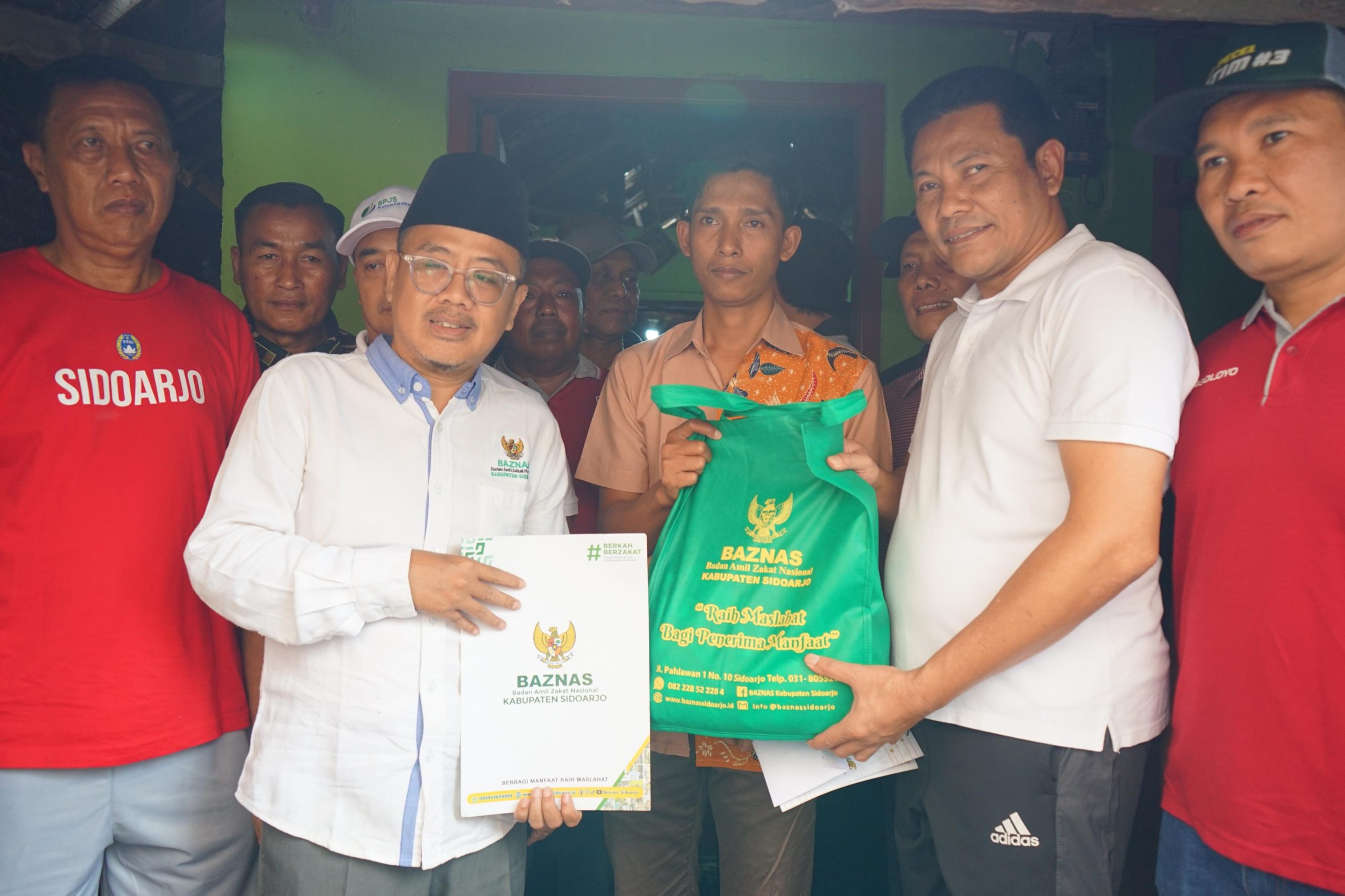 Bupati Subandi Kunjungi Atlet Cidera, Pemkab Sidoarjo Tanggung Biaya Pengobatan dan Renovasi Rumah 3 atlet sidoarjo 2 scaled