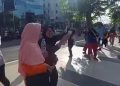 Uang Berhamburan di Atas Alun-alun Jember Nusantara
