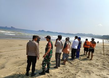 Pantai Ungapan Malang