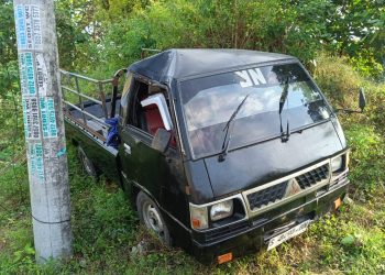 Pick Up Rombongan Kondangan Terperosok