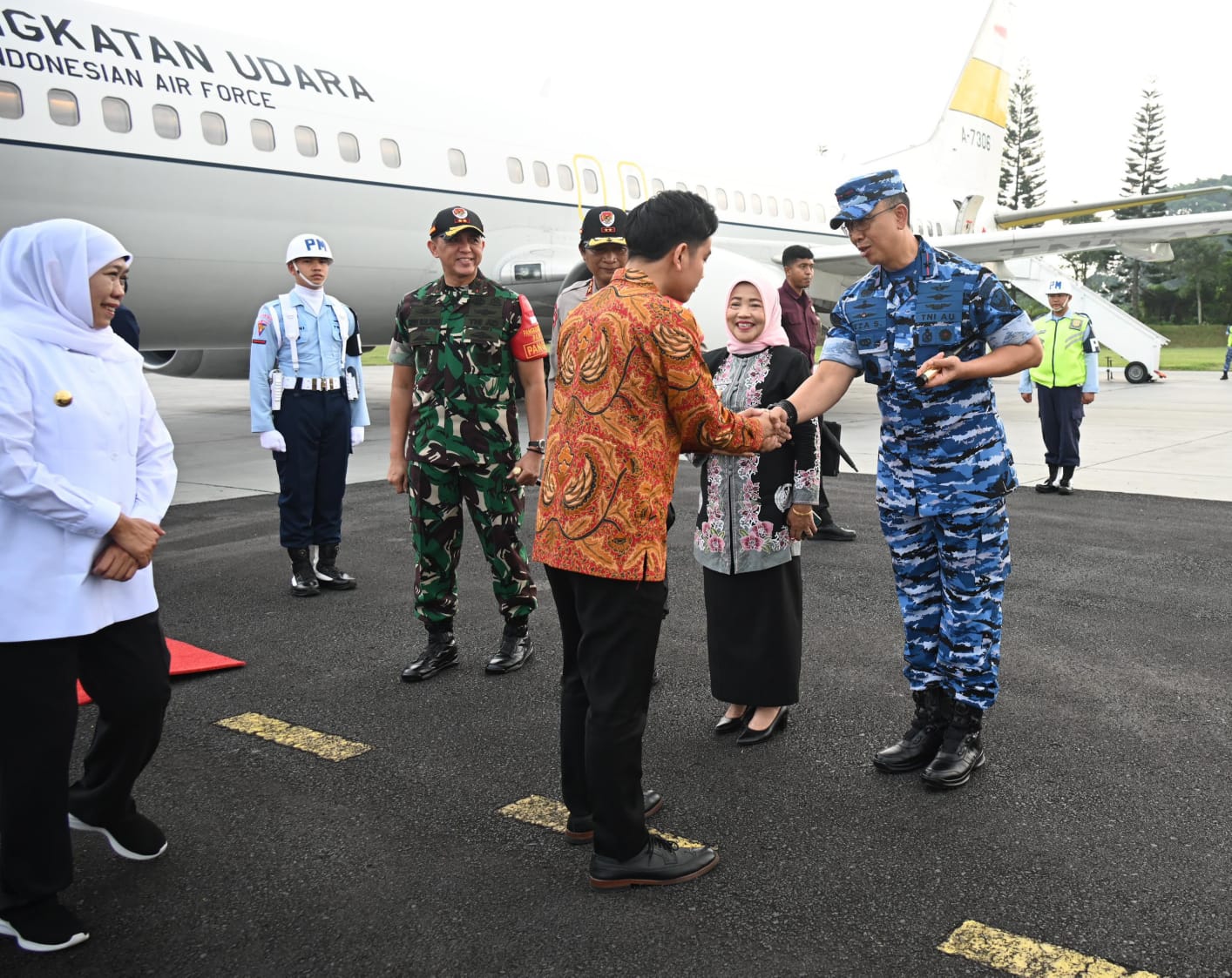 Suasana Penyambutan Wapres RI di Lanud Abd Saleh Malang 2 Wapres RI