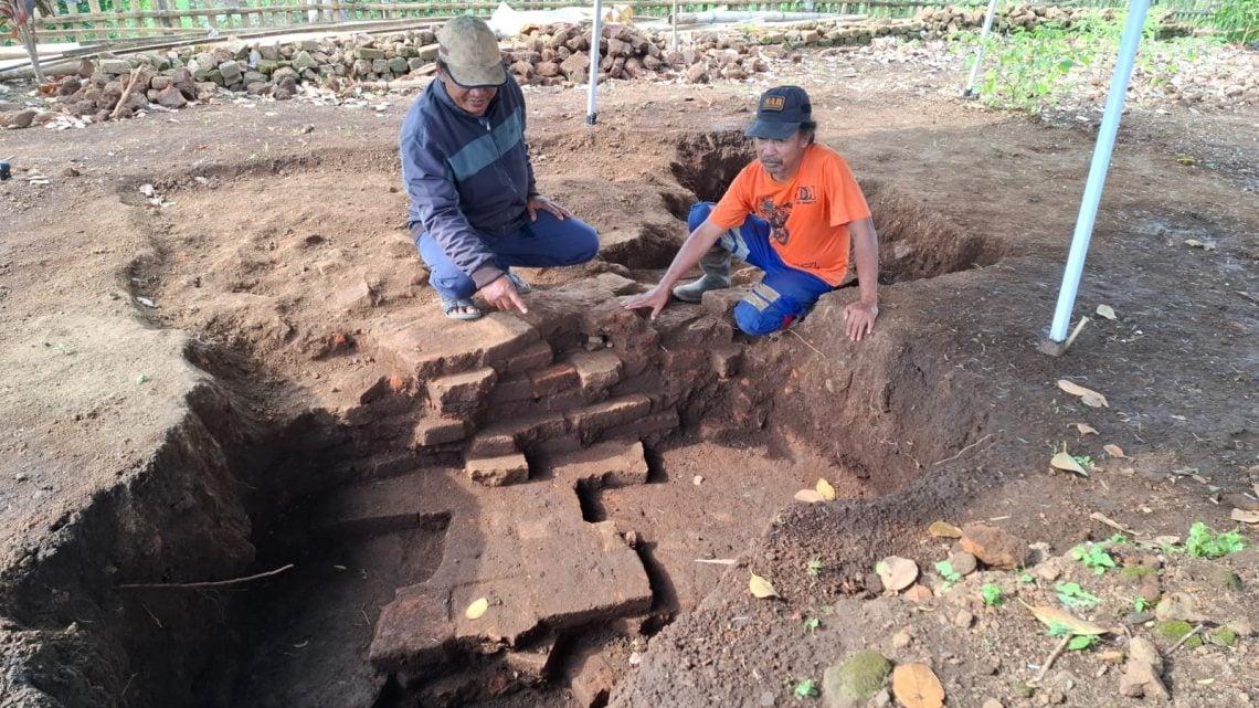 Situs Purbakala Diduga Struktur Candi Ditemukan di Malang 1 Struktur Candi Ditemukan di Malang